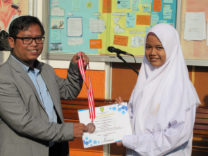Nayla Rahmawati, a student of SMP Juara Bandung, won 3rd…