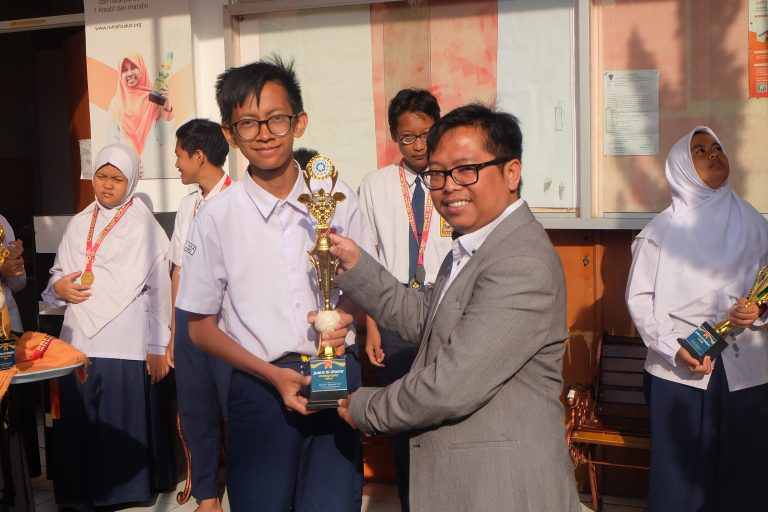 The Scouts of SMP Juara Bandung won 3rd place in the Main Category of the Photography Competition at the Wukuf Nasional UIN Sunan Gunung Djati Bandung 2019